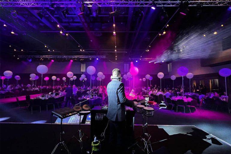 Click to enlarge image top-deck-collective-4.jpg Click to enlarge image top-deck-collective-4.jpg