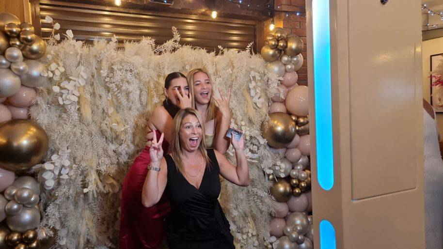 Click to enlarge image photobooth-co-16.jpg Click to enlarge image photobooth-co-16.jpg