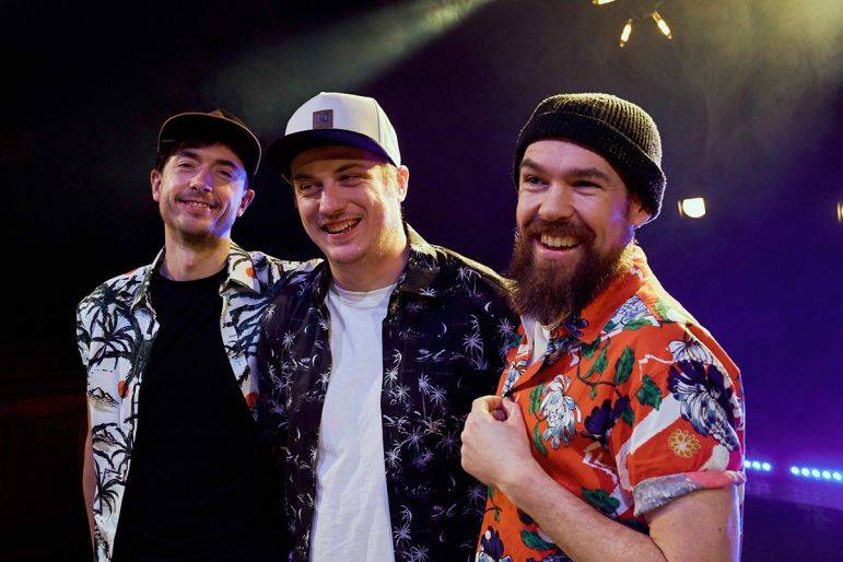 Click to enlarge image hawaiian-air-01.jpg Click to enlarge image hawaiian-air-01.jpg