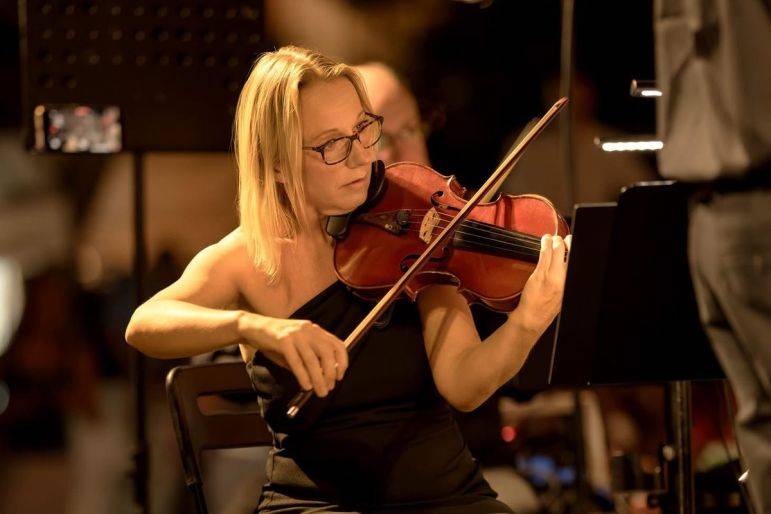 Click to enlarge image blue-moon-orchestra-gallery-07.jpg Click to enlarge image blue-moon-orchestra-gallery-07.jpg