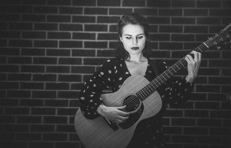 Click to enlarge image holly-01.jpg Click to enlarge image holly-01.jpg