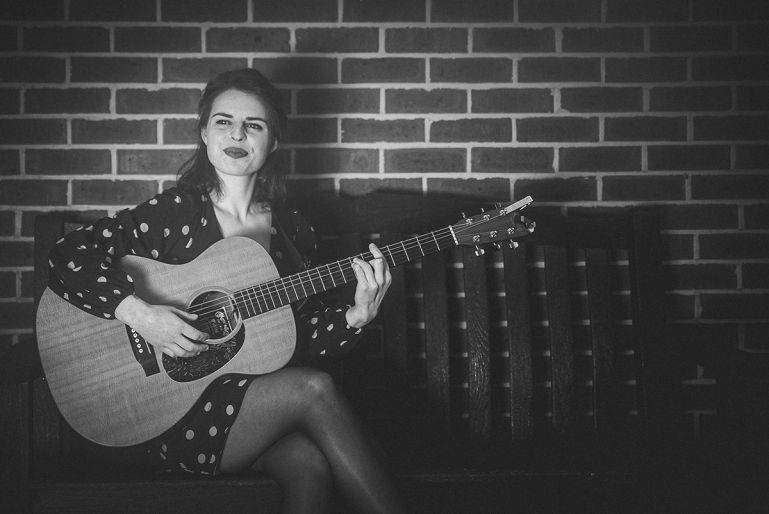 Click to enlarge image holly-03.jpg Click to enlarge image holly-03.jpg