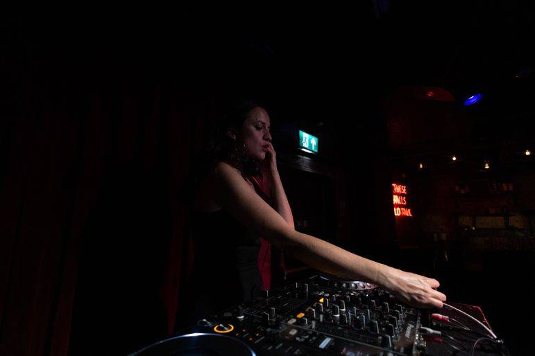 Click to enlarge image vee-01.jpg Click to enlarge image vee-01.jpg