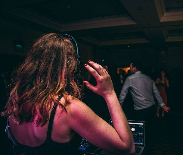 Click to enlarge image vee-05.jpg Click to enlarge image vee-05.jpg