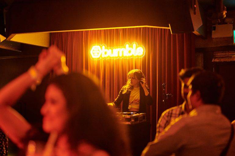 Click to enlarge image vee-08.jpg Click to enlarge image vee-08.jpg