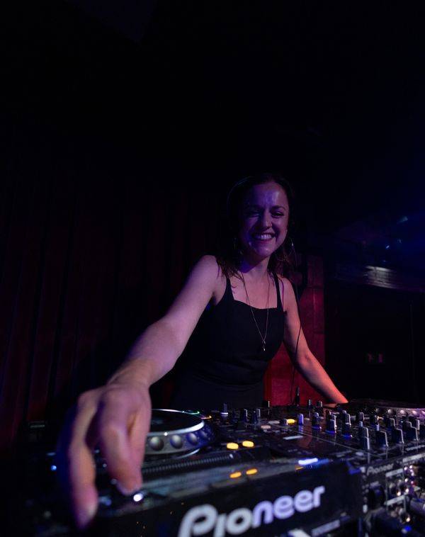 Click to enlarge image vee-11.jpg Click to enlarge image vee-11.jpg