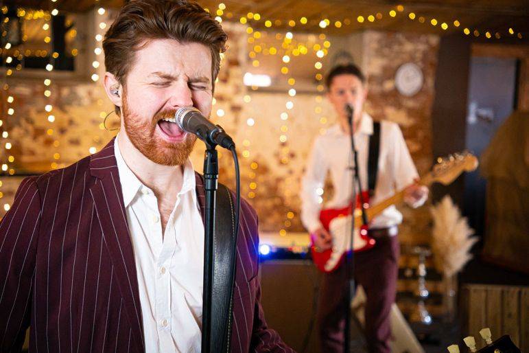 Click to enlarge image sonic-kicks-03.jpg Click to enlarge image sonic-kicks-03.jpg