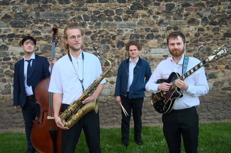 Click to enlarge image nighthawks-01.jpg Click to enlarge image nighthawks-01.jpg