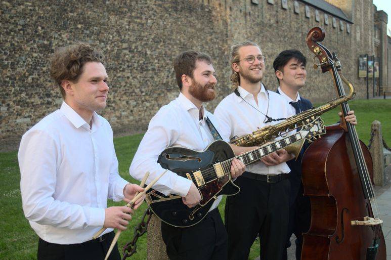 Click to enlarge image nighthawks-02.jpg Click to enlarge image nighthawks-02.jpg