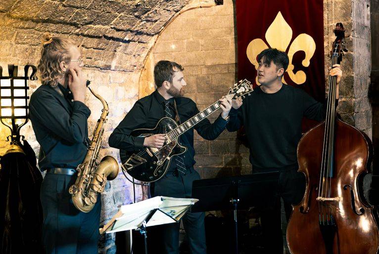 Click to enlarge image nighthawks-04.jpg Click to enlarge image nighthawks-04.jpg