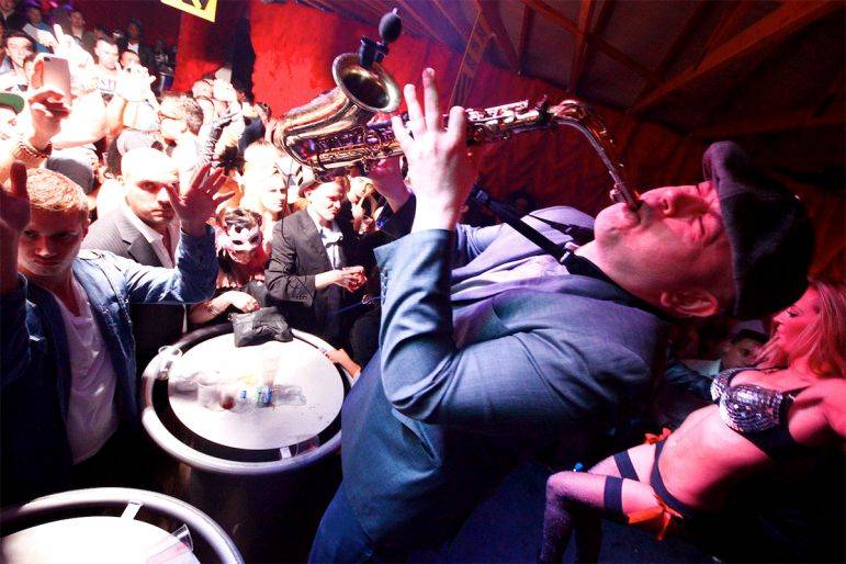 Click to enlarge image funkysax-3.jpg Click to enlarge image funkysax-3.jpg