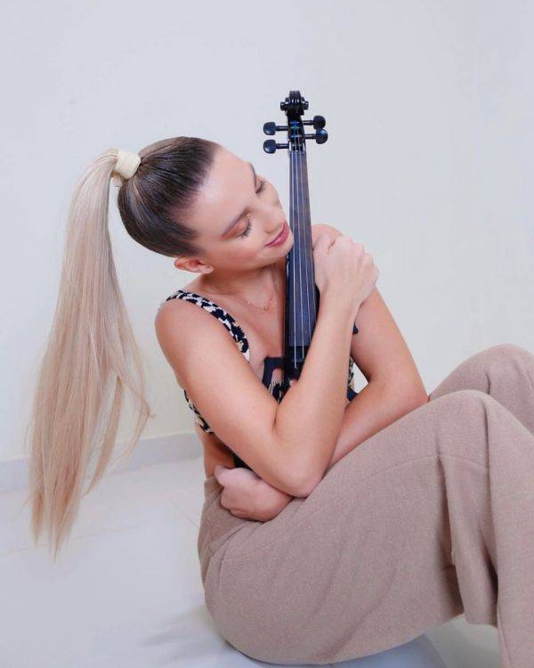 Click to enlarge image anne-01.jpg Click to enlarge image anne-01.jpg