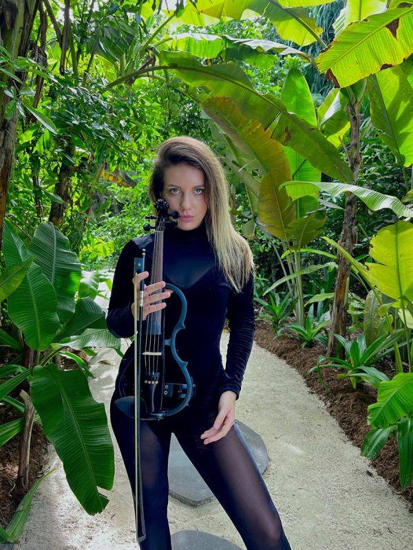 Click to enlarge image anne-08.jpg Click to enlarge image anne-08.jpg