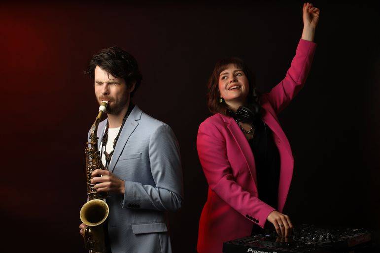 Click to enlarge image sax-off-07.jpg Click to enlarge image sax-off-07.jpg