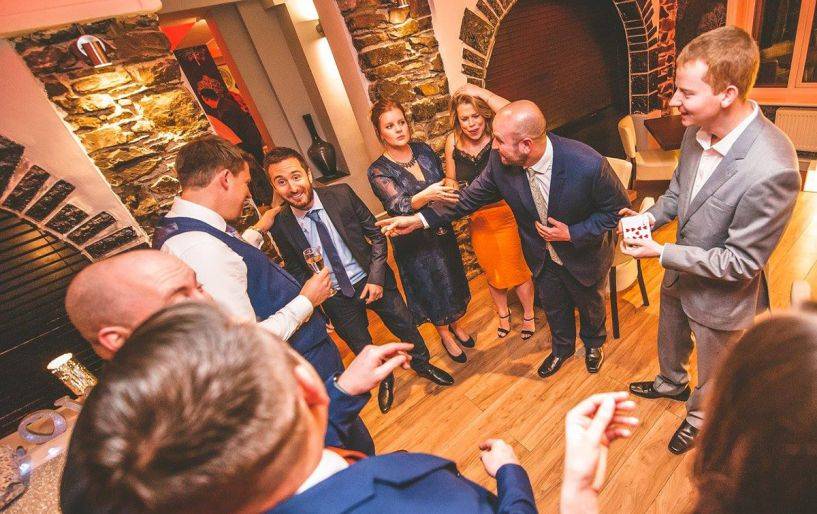 Click to enlarge image close-up-magic-01.jpg Click to enlarge image close-up-magic-01.jpg