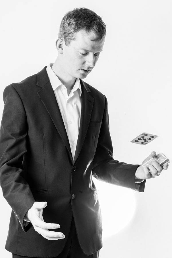 Click to enlarge image close-up-magic-05.jpg Click to enlarge image close-up-magic-05.jpg