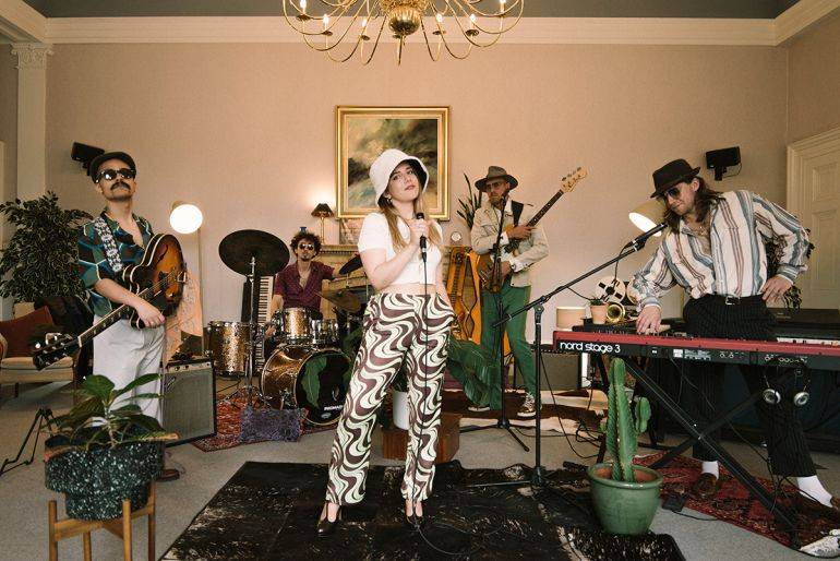 Click to enlarge image flares-01.jpg Click to enlarge image flares-01.jpg