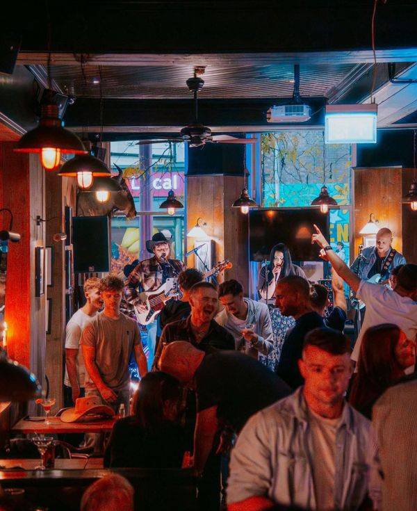 Click to enlarge image sweetheart-rodeo-03.jpg Click to enlarge image sweetheart-rodeo-03.jpg