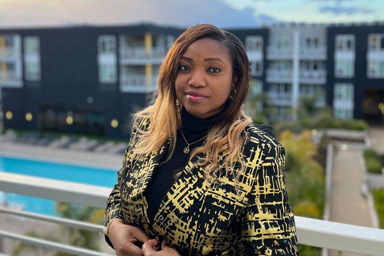 Click to enlarge image dj-frizz-02.jpg Click to enlarge image dj-frizz-02.jpg