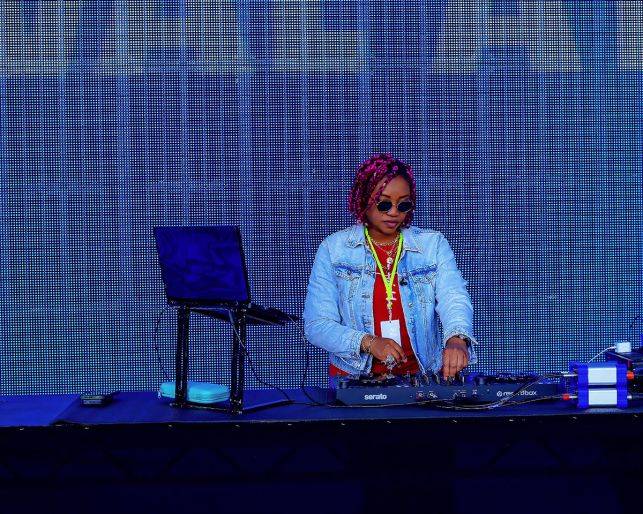 Click to enlarge image dj-frizz-04.jpg Click to enlarge image dj-frizz-04.jpg