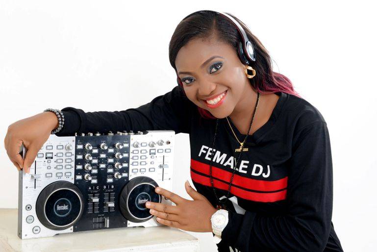 Click to enlarge image dj-frizz-12.jpg Click to enlarge image dj-frizz-12.jpg