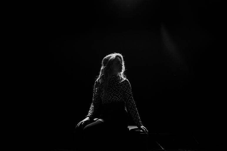 Click to enlarge image diana-roberts-04.jpg Click to enlarge image diana-roberts-04.jpg