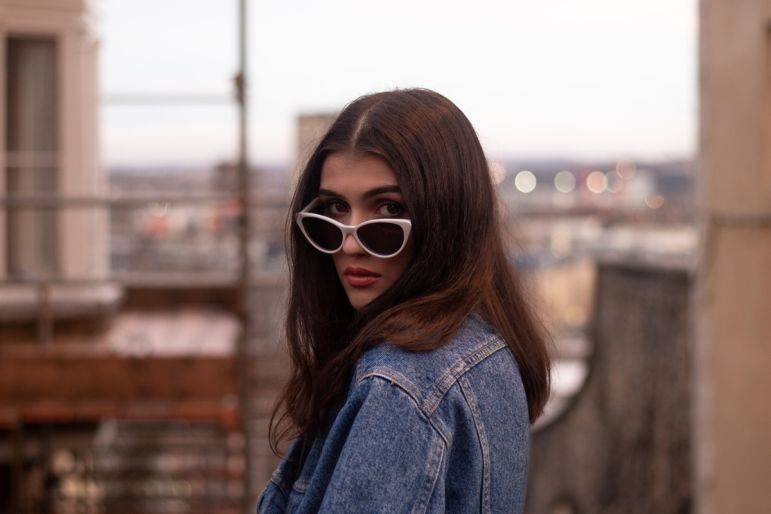 Click to enlarge image alisa-02.jpg Click to enlarge image alisa-02.jpg