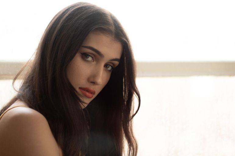 Click to enlarge image alisa-04.jpg Click to enlarge image alisa-04.jpg