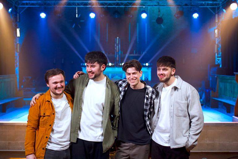 Click to enlarge image friday-feelin-02.jpg Click to enlarge image friday-feelin-02.jpg