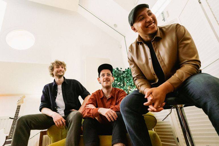 Click to enlarge image caravan-02.jpg Click to enlarge image caravan-02.jpg