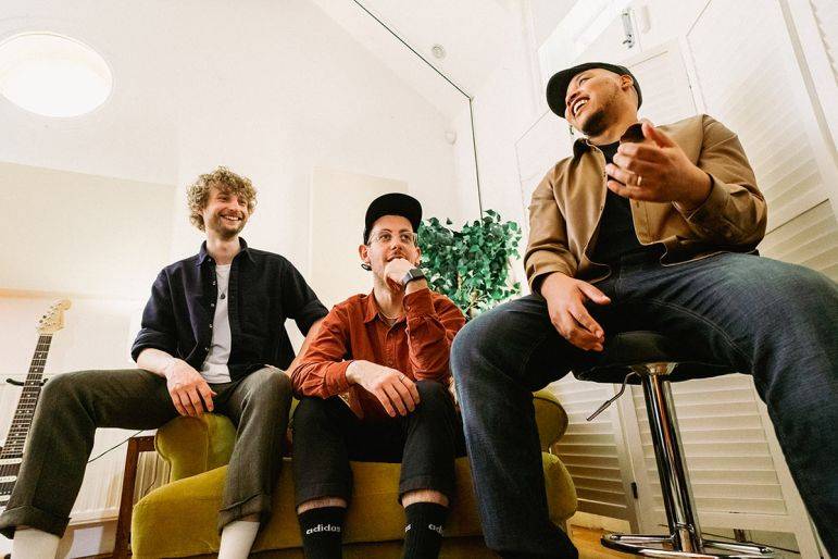 Click to enlarge image caravan-04.jpg Click to enlarge image caravan-04.jpg