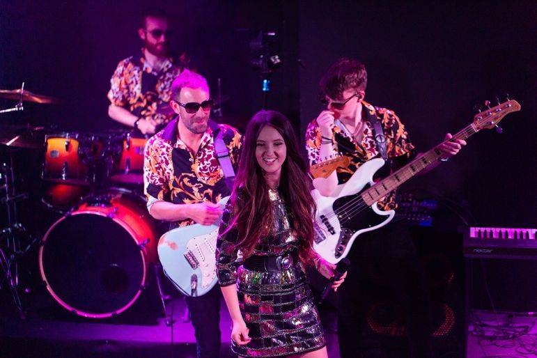 Click to enlarge image kai-and-the-waves-05.jpg Click to enlarge image kai-and-the-waves-05.jpg