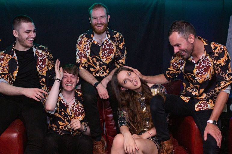 Click to enlarge image kai-and-the-waves-06.jpg Click to enlarge image kai-and-the-waves-06.jpg