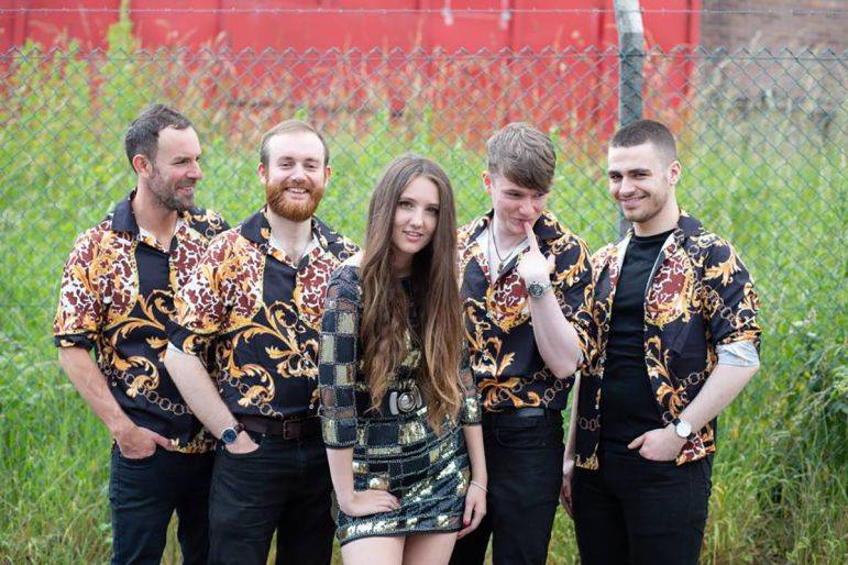 Click to enlarge image kai-and-the-waves-07.jpg Click to enlarge image kai-and-the-waves-07.jpg