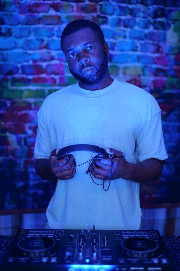 Click to enlarge image dj-darrel-01.jpg Click to enlarge image dj-darrel-01.jpg