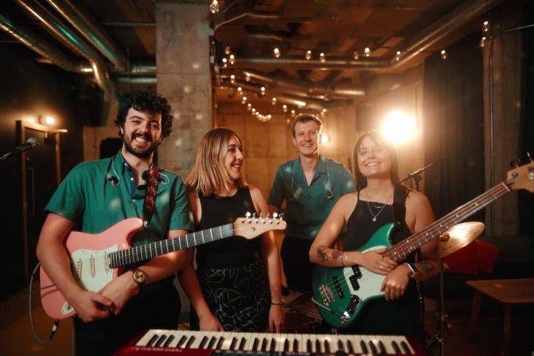 Click to enlarge image nightflyers-06.jpg Click to enlarge image nightflyers-06.jpg