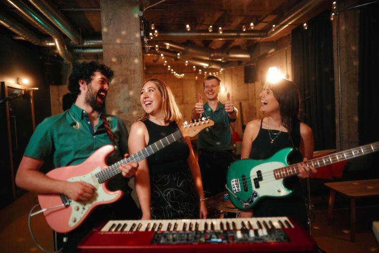 Click to enlarge image nightflyers-08.jpg Click to enlarge image nightflyers-08.jpg