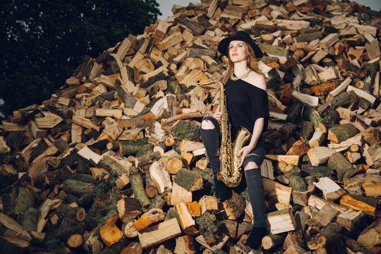 Click to enlarge image annette-sax-08.jpg Click to enlarge image annette-sax-08.jpg