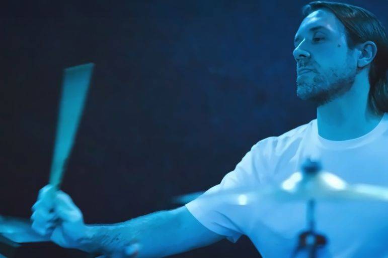 Click to enlarge image gravity-03.jpg Click to enlarge image gravity-03.jpg