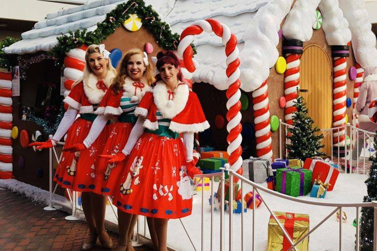 Click to enlarge image the-candy-canes-gallery-02.jpg Click to enlarge image the-candy-canes-gallery-02.jpg