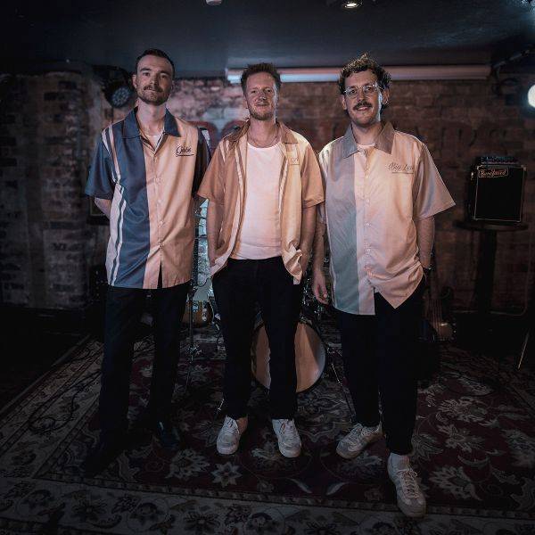 Click to enlarge image holloway-drive-07.jpg Click to enlarge image holloway-drive-07.jpg