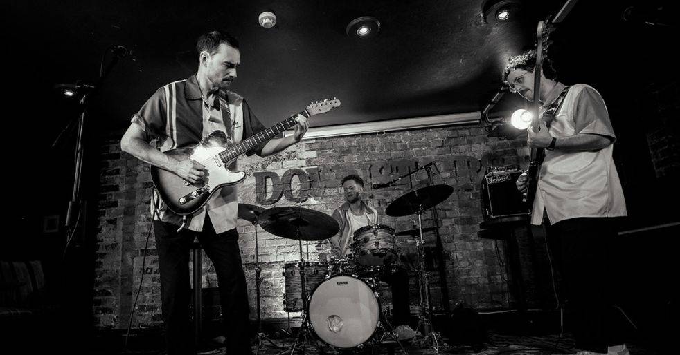 Click to enlarge image holloway-drive-08.jpg Click to enlarge image holloway-drive-08.jpg