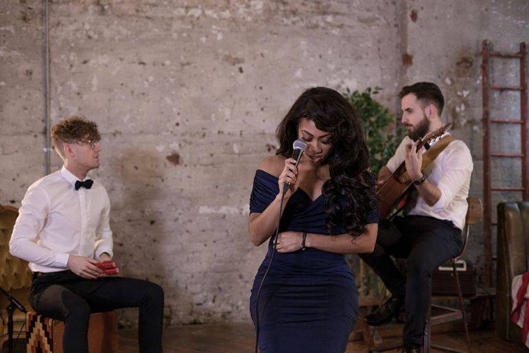 Click to enlarge image the-royals-03.jpg Click to enlarge image the-royals-03.jpg