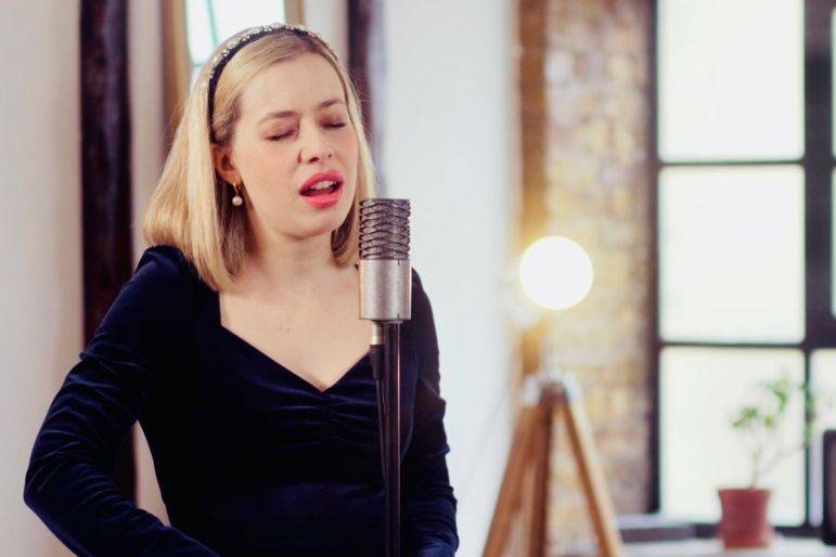 Click to enlarge image blue-rose-acoustic-03.jpg Click to enlarge image blue-rose-acoustic-03.jpg