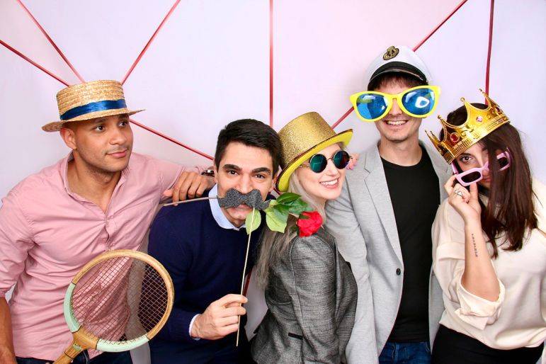 Click to enlarge image bisous-photobooths-05.jpg Click to enlarge image bisous-photobooths-05.jpg