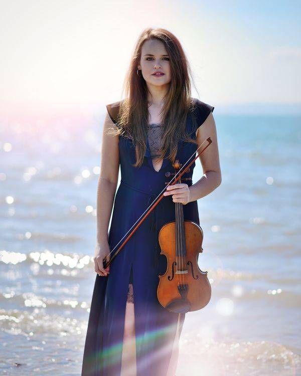 Click to enlarge image laura-03.jpg Click to enlarge image laura-03.jpg