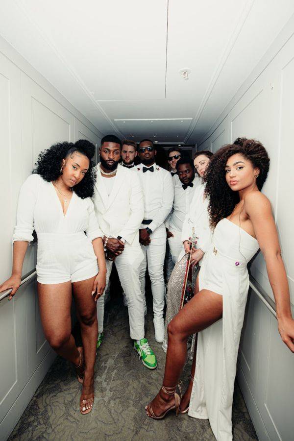 Click to enlarge image sunny-and-the-gang-01.jpg Click to enlarge image sunny-and-the-gang-01.jpg