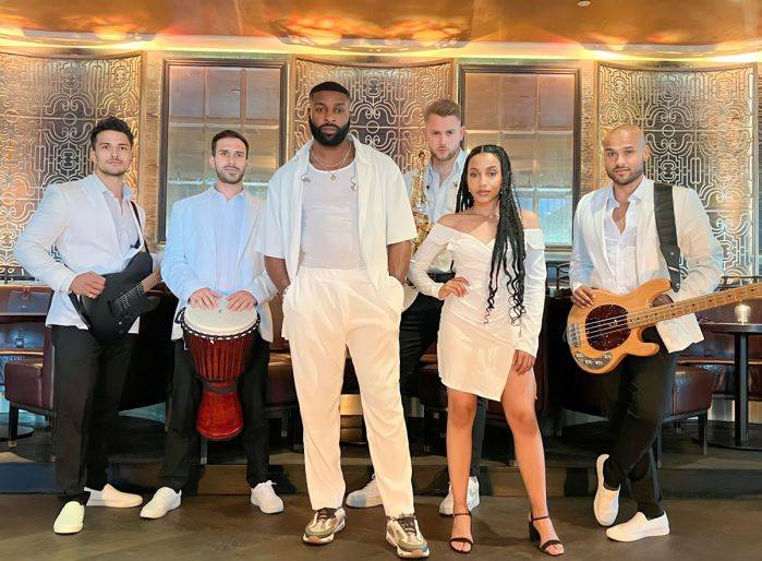 Click to enlarge image sunny-and-the-gang-08.jpg Click to enlarge image sunny-and-the-gang-08.jpg