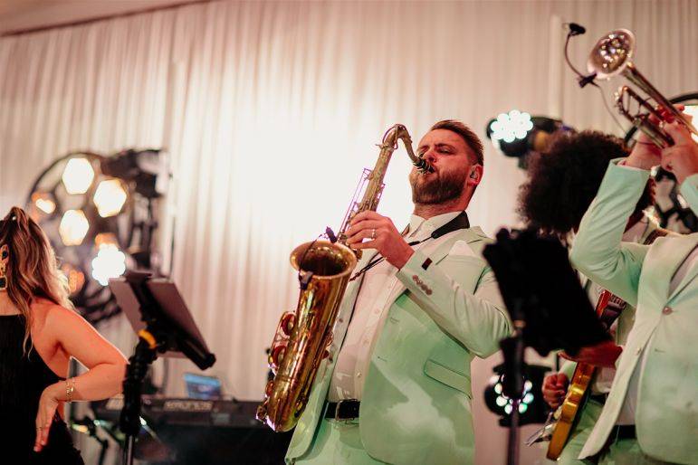 Click to enlarge image sunny-and-the-gang-20.jpg Click to enlarge image sunny-and-the-gang-20.jpg