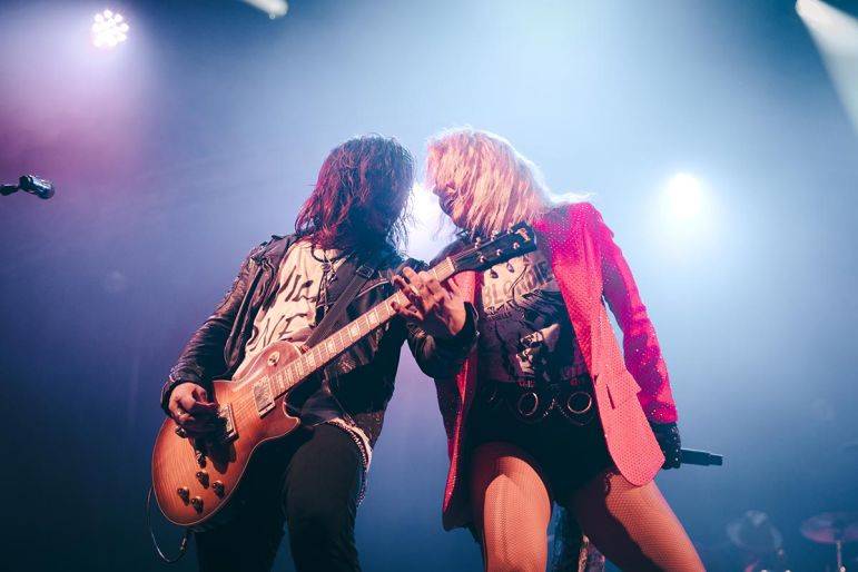 Click to enlarge image the-fix-02.jpg Click to enlarge image the-fix-02.jpg